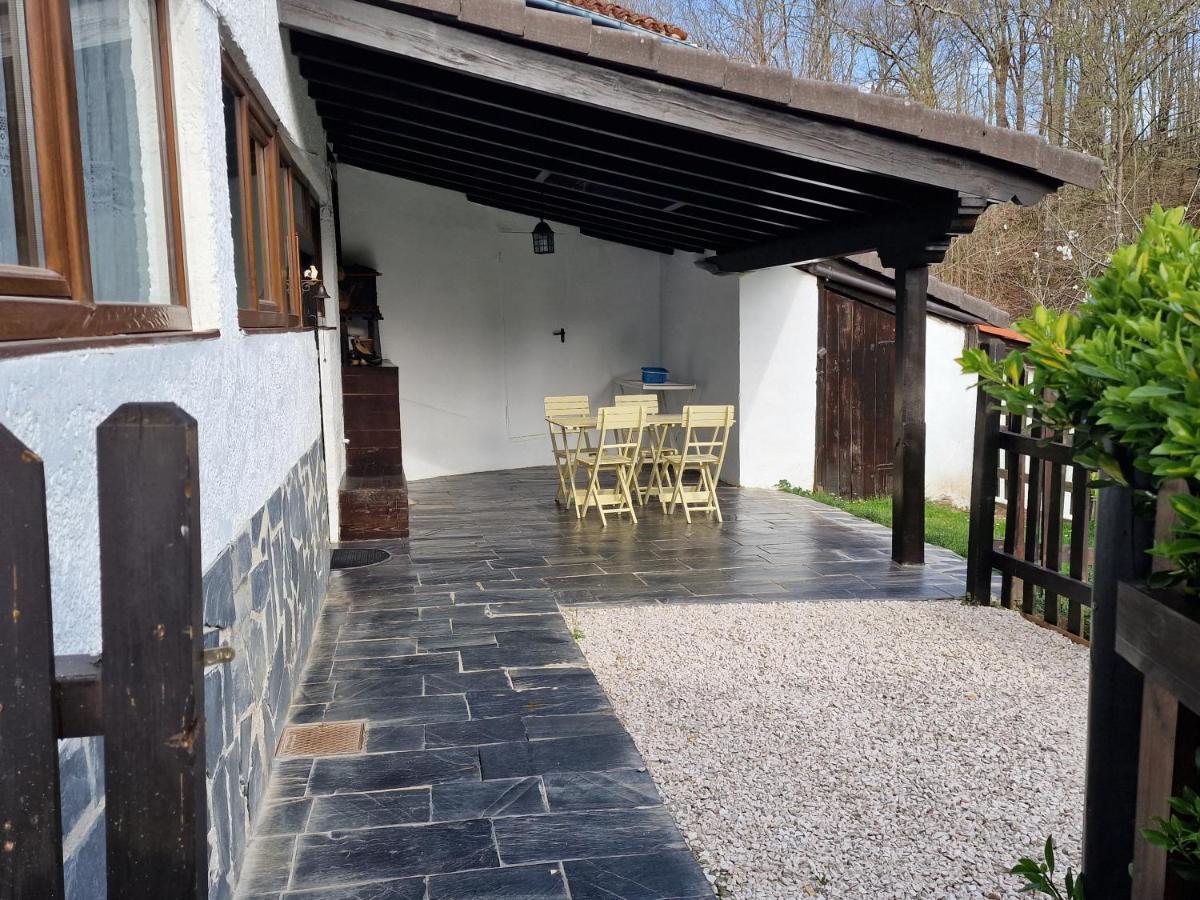 Apartamento con jardín y barbacoa Onís Exterior foto